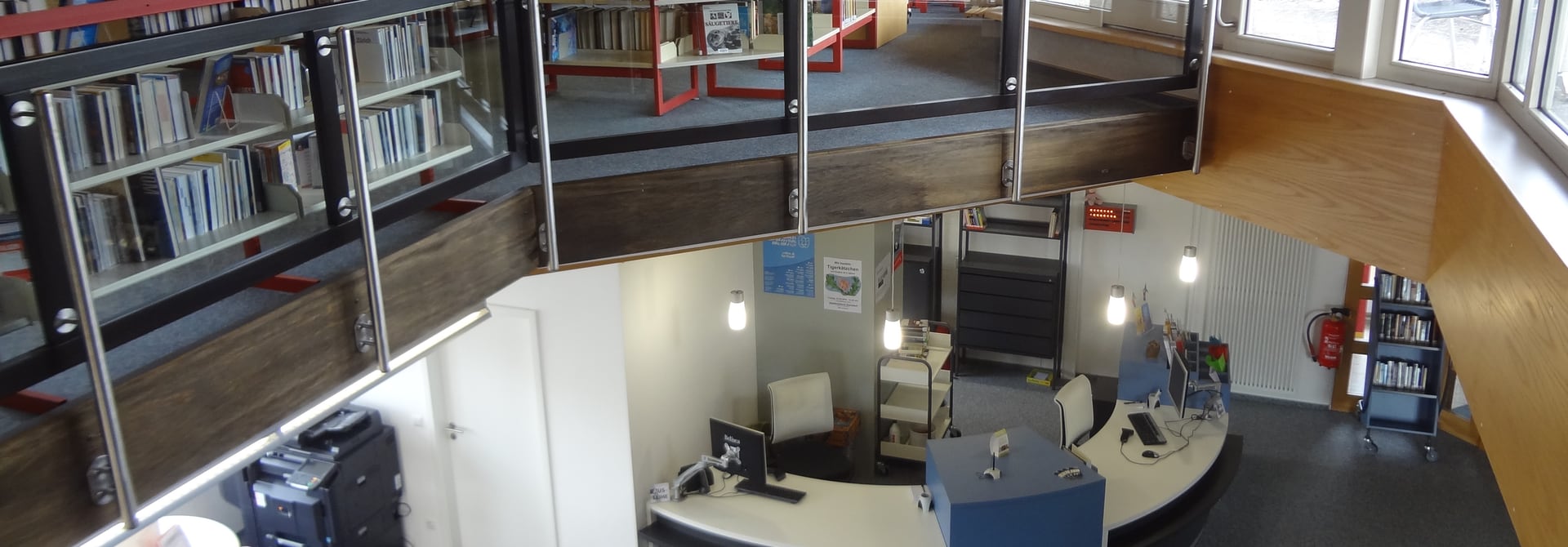 Bild auf das untere Stockwerk der Stadtbücherei Donzdorf